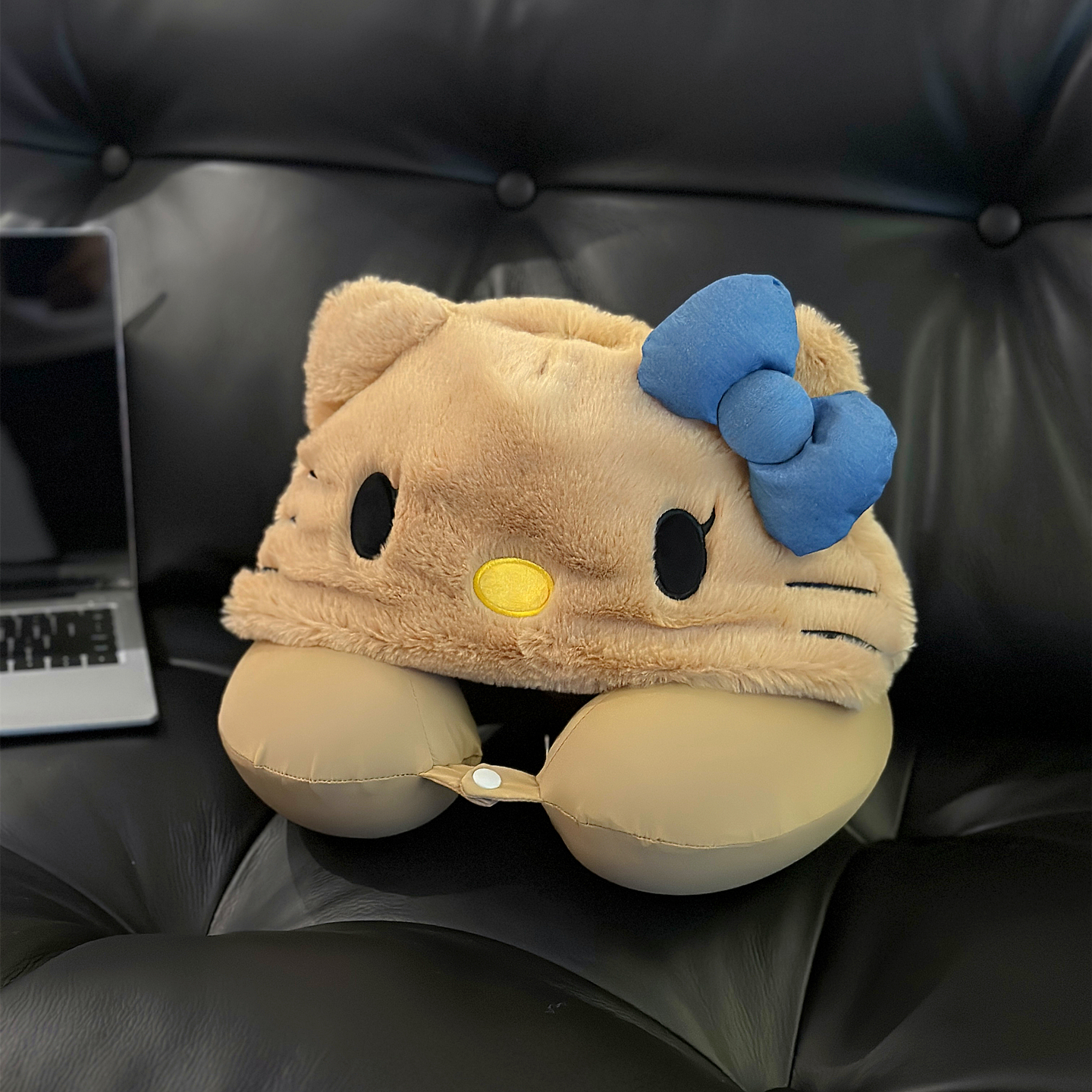 Hello Kitty Hooded Pillow Neck - Travel Accessories For Japan recensie en prijs
