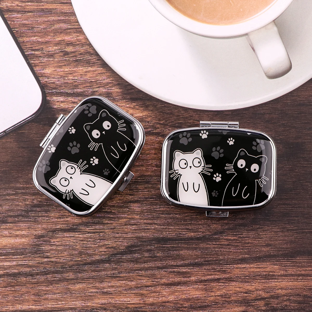 Cartoon Black And White Cat Tr - Travel Accessories For Japan recensie en prijs